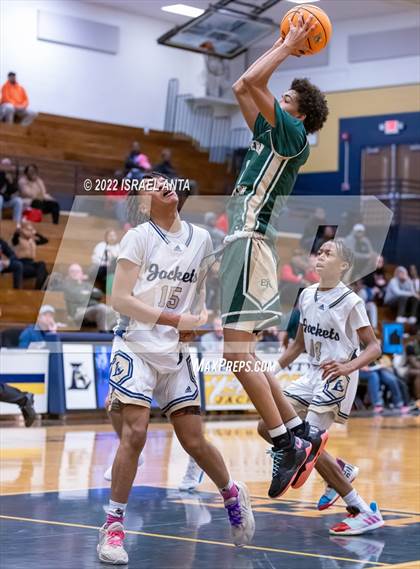 Thumbnail 1 in Lee County vs. Eastern Randolph (Yellow Jackets Christmas Classic) photogallery.