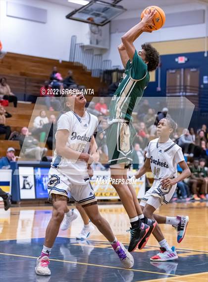 Thumbnail 3 in Lee County vs. Eastern Randolph (Yellow Jackets Christmas Classic) photogallery.