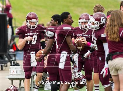 Thumbnail 2 in Cinco Ranch vs Strake Jesuit photogallery.