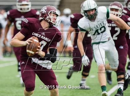 Thumbnail 1 in Cinco Ranch vs Strake Jesuit photogallery.