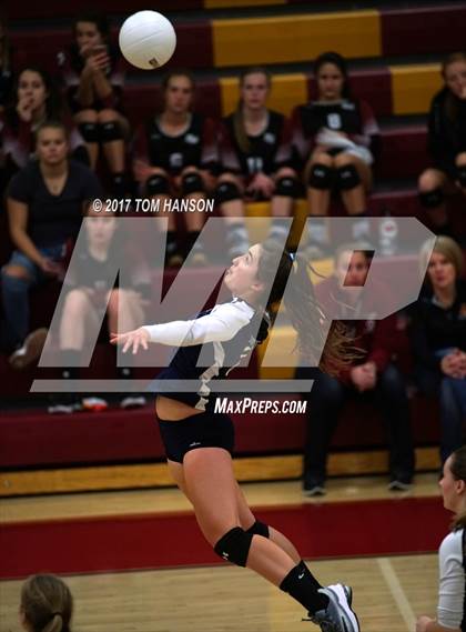 Thumbnail 3 in Arapahoe vs Ralston Valley (CHSAA 5A Regional Playoff) photogallery.