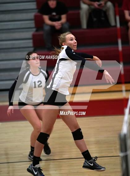 Thumbnail 1 in Arapahoe vs Ralston Valley (CHSAA 5A Regional Playoff) photogallery.