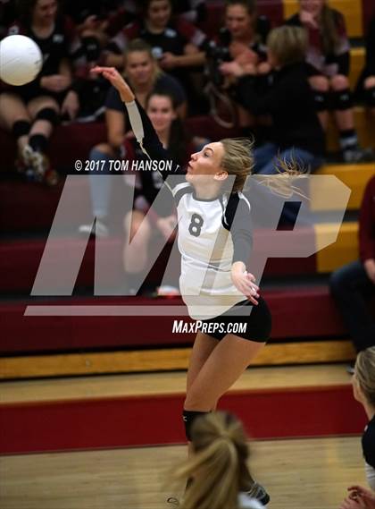 Thumbnail 2 in Arapahoe vs Ralston Valley (CHSAA 5A Regional Playoff) photogallery.