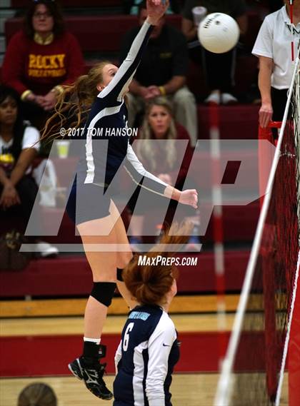 Thumbnail 2 in Arapahoe vs Ralston Valley (CHSAA 5A Regional Playoff) photogallery.