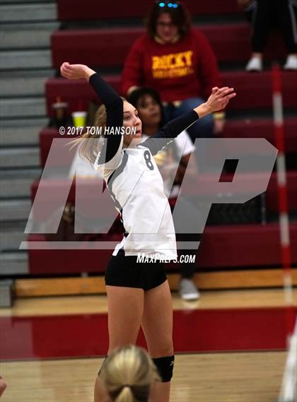 Thumbnail 3 in Arapahoe vs Ralston Valley (CHSAA 5A Regional Playoff) photogallery.