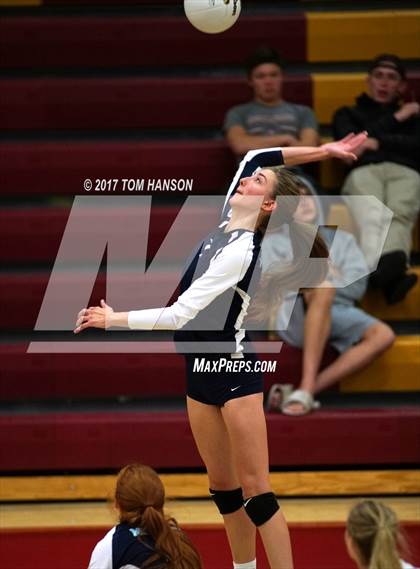 Thumbnail 1 in Arapahoe vs Ralston Valley (CHSAA 5A Regional Playoff) photogallery.