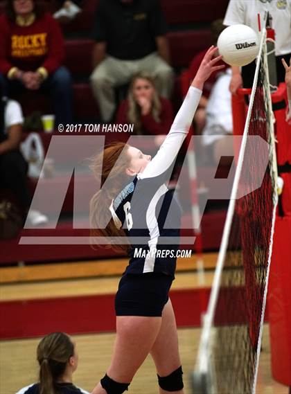 Thumbnail 2 in Arapahoe vs Ralston Valley (CHSAA 5A Regional Playoff) photogallery.