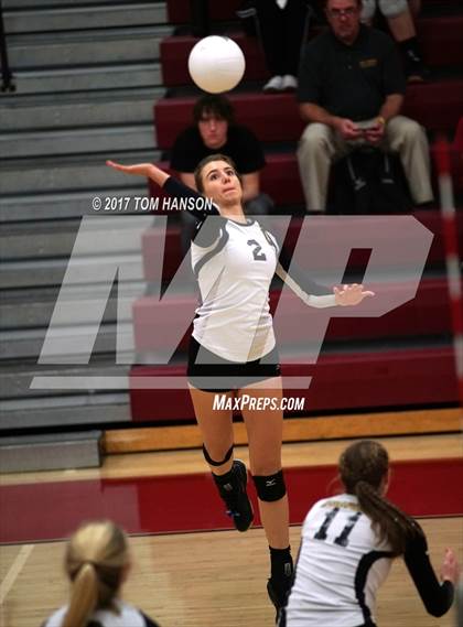 Thumbnail 2 in Arapahoe vs Ralston Valley (CHSAA 5A Regional Playoff) photogallery.