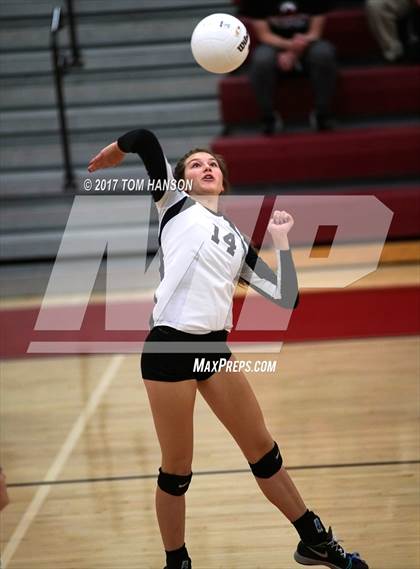 Thumbnail 3 in Arapahoe vs Ralston Valley (CHSAA 5A Regional Playoff) photogallery.