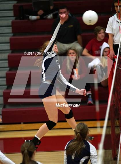 Thumbnail 2 in Arapahoe vs Ralston Valley (CHSAA 5A Regional Playoff) photogallery.