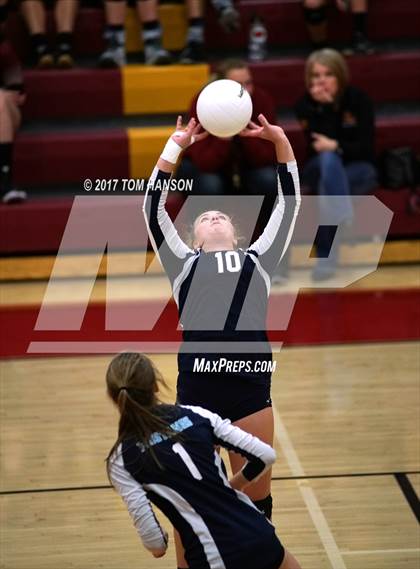 Thumbnail 3 in Arapahoe vs Ralston Valley (CHSAA 5A Regional Playoff) photogallery.