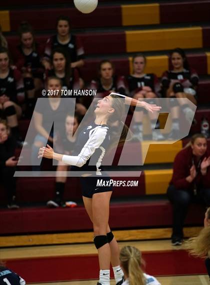 Thumbnail 2 in Arapahoe vs Ralston Valley (CHSAA 5A Regional Playoff) photogallery.