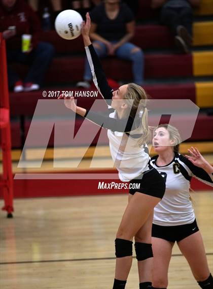 Thumbnail 3 in Arapahoe vs Ralston Valley (CHSAA 5A Regional Playoff) photogallery.