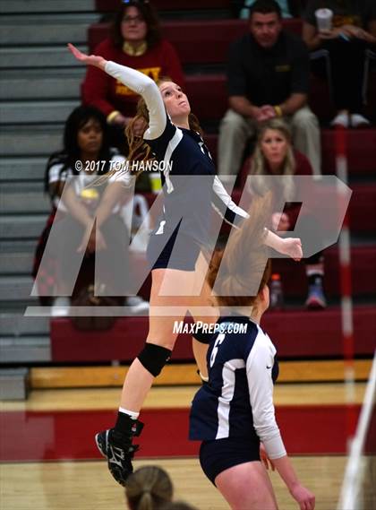 Thumbnail 1 in Arapahoe vs Ralston Valley (CHSAA 5A Regional Playoff) photogallery.
