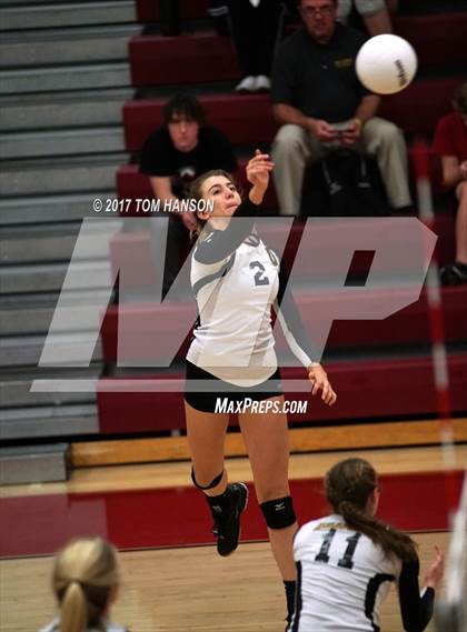 Thumbnail 3 in Arapahoe vs Ralston Valley (CHSAA 5A Regional Playoff) photogallery.
