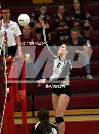 Thumbnail 3 in Arapahoe vs Ralston Valley (CHSAA 5A Regional Playoff) photogallery.