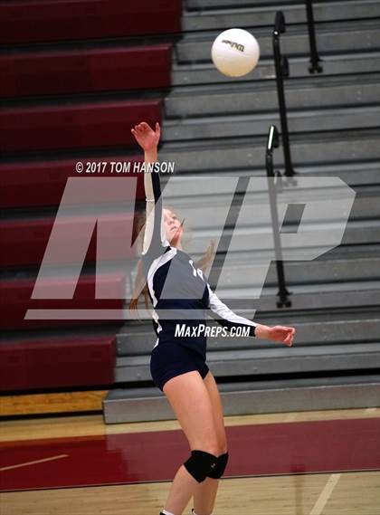 Thumbnail 3 in Arapahoe vs Ralston Valley (CHSAA 5A Regional Playoff) photogallery.