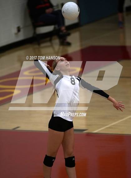 Thumbnail 1 in Arapahoe vs Ralston Valley (CHSAA 5A Regional Playoff) photogallery.