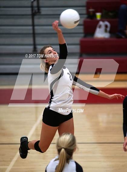 Thumbnail 1 in Arapahoe vs Ralston Valley (CHSAA 5A Regional Playoff) photogallery.