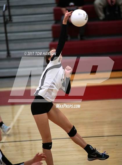 Thumbnail 1 in Arapahoe vs Ralston Valley (CHSAA 5A Regional Playoff) photogallery.
