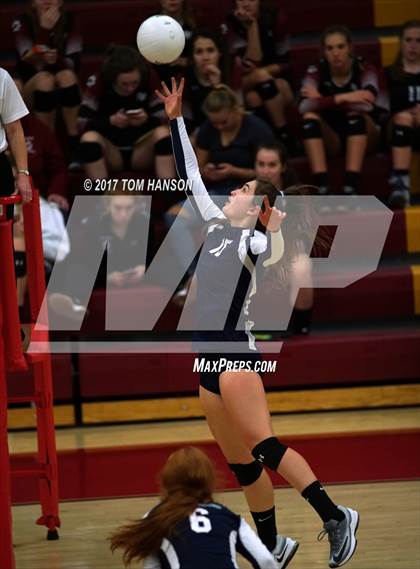 Thumbnail 1 in Arapahoe vs Ralston Valley (CHSAA 5A Regional Playoff) photogallery.