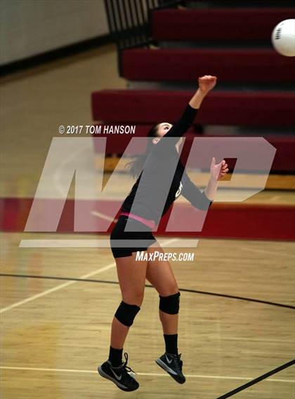 Thumbnail 3 in Arapahoe vs Ralston Valley (CHSAA 5A Regional Playoff) photogallery.