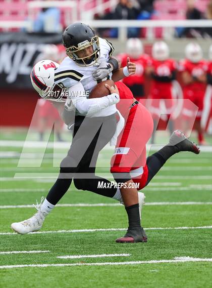 Thumbnail 1 in East vs. Lone Peak (UHSAA 6A Semifinal) photogallery.