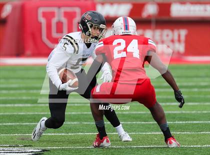 Thumbnail 1 in East vs. Lone Peak (UHSAA 6A Semifinal) photogallery.