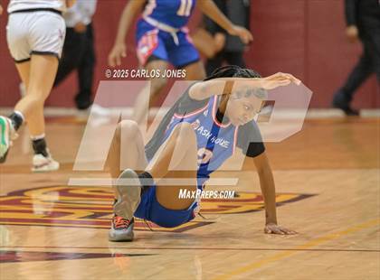 Thumbnail 3 in Verdugo Hills vs. George Washington Prep (CIF CS Division 1 Final)  photogallery.