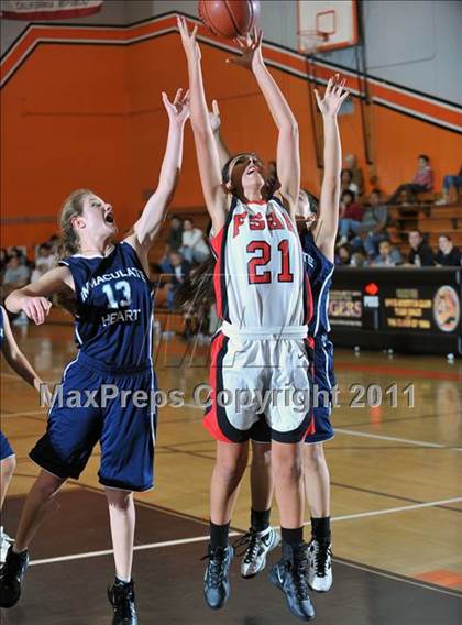 Thumbnail 2 in Immaculate Heart vs. Flintridge Sacred Heart (San Gabriel Valley Classic) photogallery.