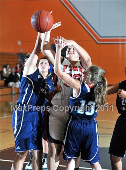 Thumbnail 2 in Immaculate Heart vs. Flintridge Sacred Heart (San Gabriel Valley Classic) photogallery.