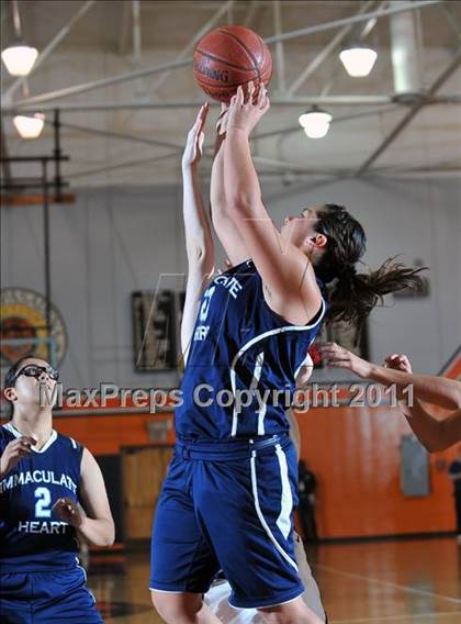 Thumbnail 1 in Immaculate Heart vs. Flintridge Sacred Heart (San Gabriel Valley Classic) photogallery.