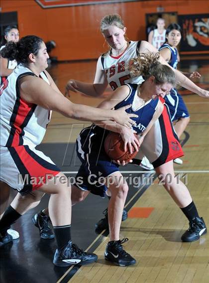 Thumbnail 3 in Immaculate Heart vs. Flintridge Sacred Heart (San Gabriel Valley Classic) photogallery.