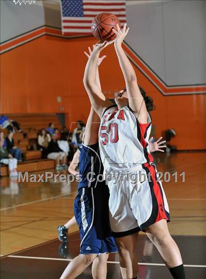 Thumbnail 1 in Immaculate Heart vs. Flintridge Sacred Heart (San Gabriel Valley Classic) photogallery.