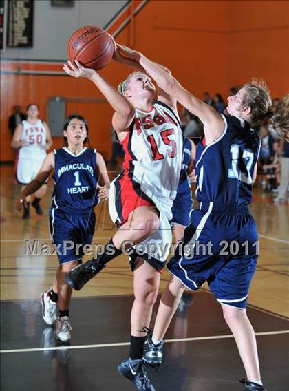 Thumbnail 2 in Immaculate Heart vs. Flintridge Sacred Heart (San Gabriel Valley Classic) photogallery.