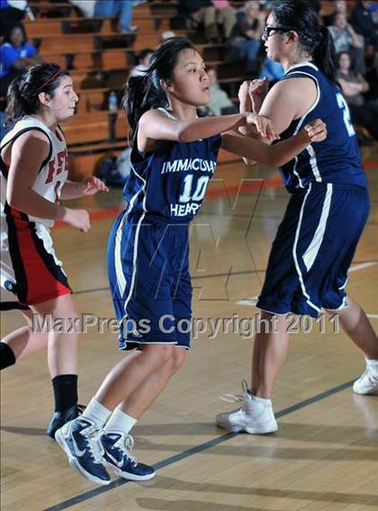 Thumbnail 2 in Immaculate Heart vs. Flintridge Sacred Heart (San Gabriel Valley Classic) photogallery.
