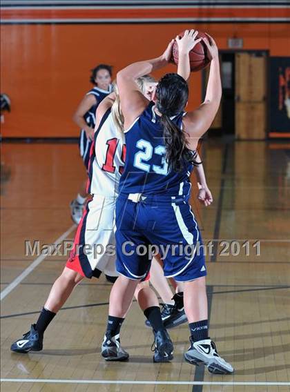 Thumbnail 2 in Immaculate Heart vs. Flintridge Sacred Heart (San Gabriel Valley Classic) photogallery.