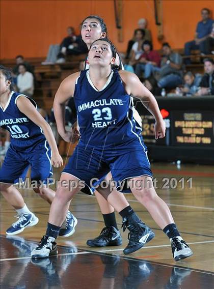 Thumbnail 2 in Immaculate Heart vs. Flintridge Sacred Heart (San Gabriel Valley Classic) photogallery.