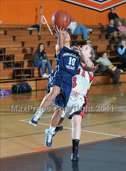 Thumbnail 2 in Immaculate Heart vs. Flintridge Sacred Heart (San Gabriel Valley Classic) photogallery.