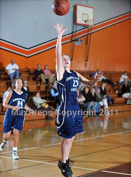 Thumbnail 1 in Immaculate Heart vs. Flintridge Sacred Heart (San Gabriel Valley Classic) photogallery.