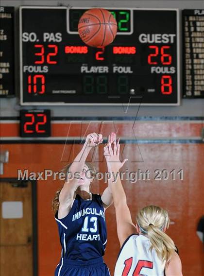 Thumbnail 1 in Immaculate Heart vs. Flintridge Sacred Heart (San Gabriel Valley Classic) photogallery.