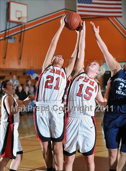 Thumbnail 2 in Immaculate Heart vs. Flintridge Sacred Heart (San Gabriel Valley Classic) photogallery.