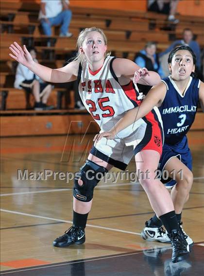 Thumbnail 1 in Immaculate Heart vs. Flintridge Sacred Heart (San Gabriel Valley Classic) photogallery.