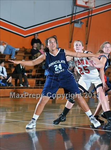 Thumbnail 3 in Immaculate Heart vs. Flintridge Sacred Heart (San Gabriel Valley Classic) photogallery.