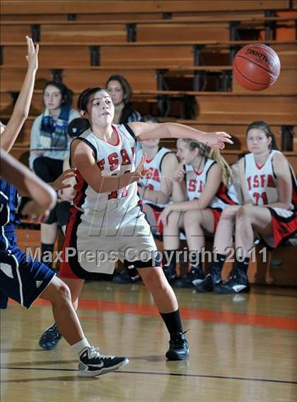 Thumbnail 2 in Immaculate Heart vs. Flintridge Sacred Heart (San Gabriel Valley Classic) photogallery.