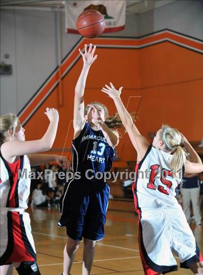 Thumbnail 2 in Immaculate Heart vs. Flintridge Sacred Heart (San Gabriel Valley Classic) photogallery.