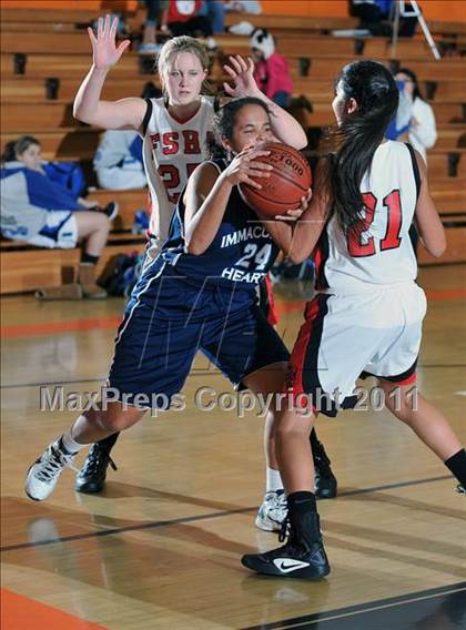 Thumbnail 3 in Immaculate Heart vs. Flintridge Sacred Heart (San Gabriel Valley Classic) photogallery.