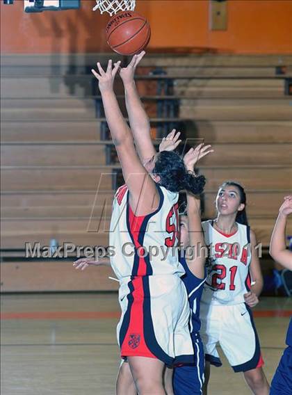 Thumbnail 2 in Immaculate Heart vs. Flintridge Sacred Heart (San Gabriel Valley Classic) photogallery.