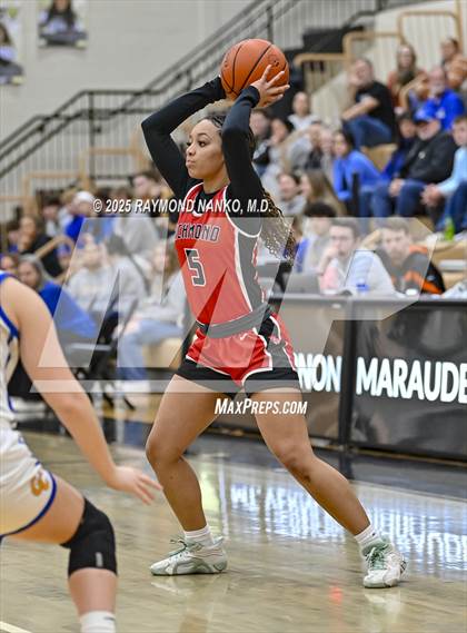 Thumbnail 1 in Richmond vs. Greenfield-Central (IHSAA 4A Section 10 First Round) photogallery.