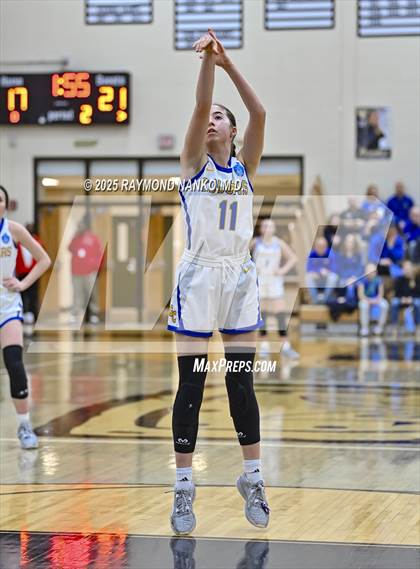 Thumbnail 1 in Richmond vs. Greenfield-Central (IHSAA 4A Section 10 First Round) photogallery.
